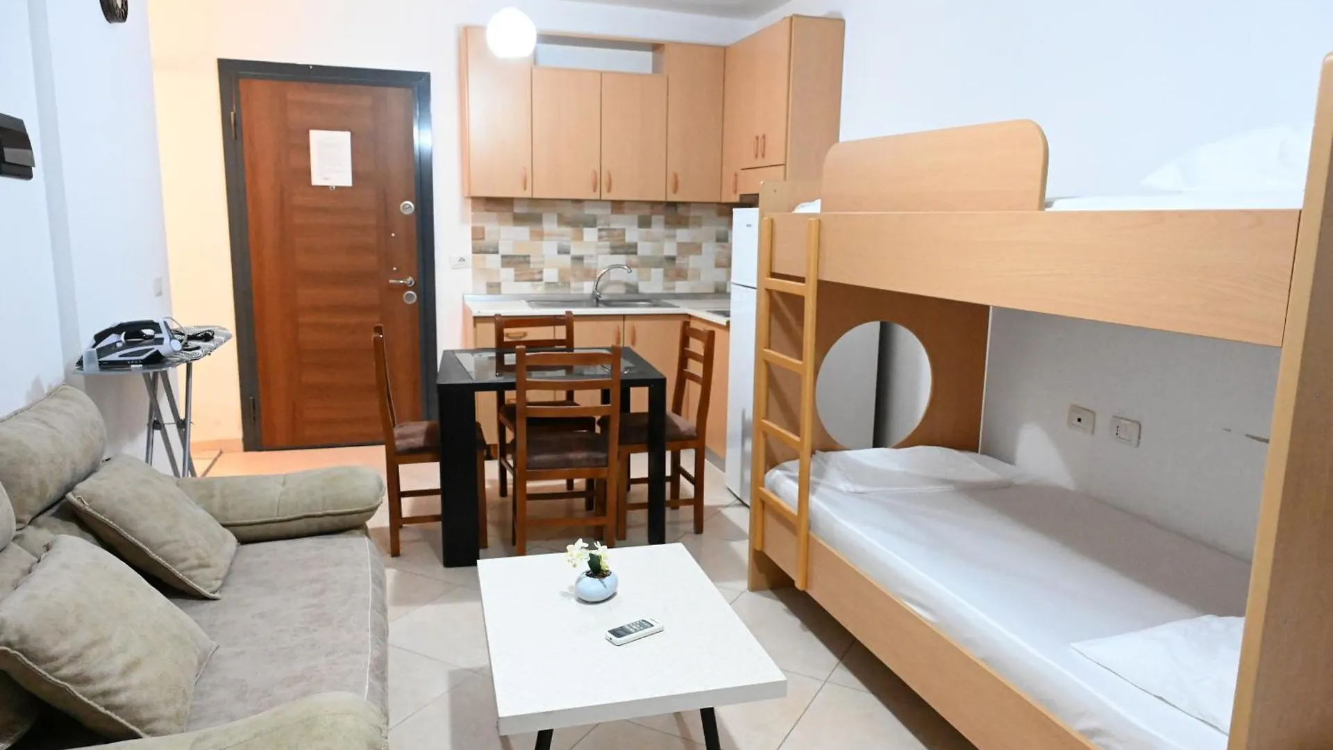 Sunset Apartments - Shëngjin 0*,  Albania